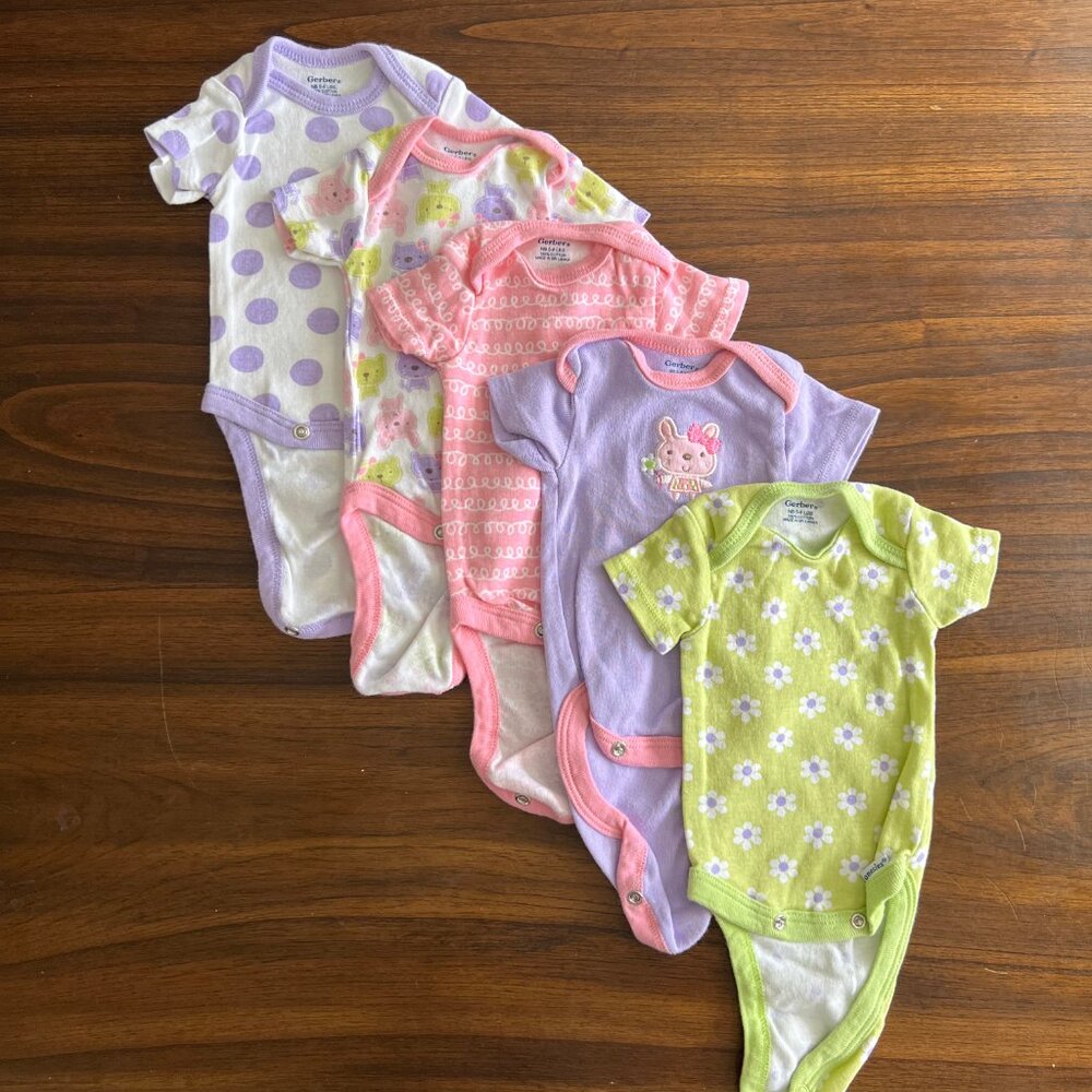 NWOT Multipack | Gerber | Short Sleeve Bodysuits | Newborn 5-8lbs - Picture 8 of 9